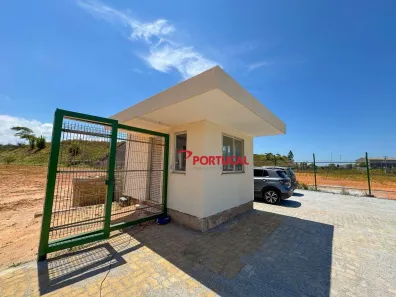 Galpão / Depósito / Armazém para venda ou aluguel, 2000m² no Imboassica, Macaé