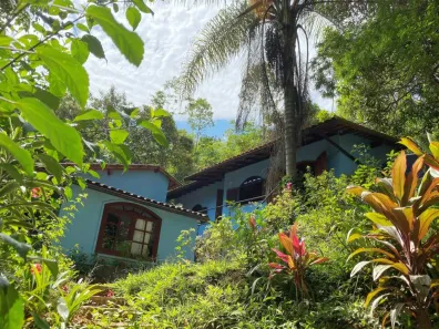 Fazenda / Sítio / Chácara com 3 Quartos à venda, 150m² no Santo Antônio, Duque de Caxias