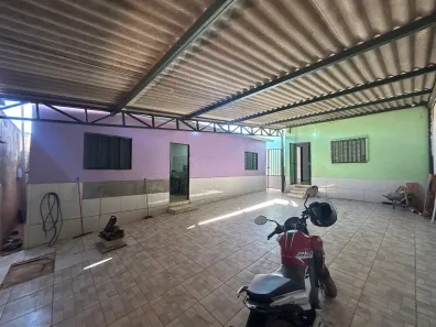 Casa com 4 Quartos à venda, 220m² no Ceilândia Sul, Brasília
