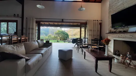 Fazenda / Sítio / Chácara com 3 Quartos à venda, 215m² no Cantão, Barra do Piraí