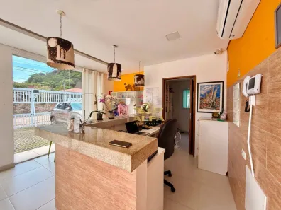 Hotel / Motel / Pousada com 13 Quartos à venda, 1355m² no Guaiúba, Guarujá