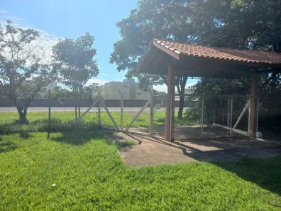 Fazenda / Sítio / Chácara com 3 Quartos para venda ou aluguel, 287m² no Conjunto Habitacional Pedro Perri, Araçatuba