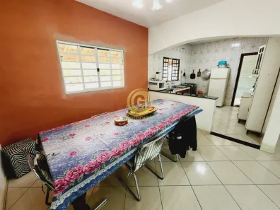 Fazenda / Sítio / Chácara com 3 Quartos à venda, 420m² no Registro, Taubaté