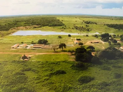Fazenda / Sítio / Chácara com 7 Quartos à venda, 1000m² no , Trairi