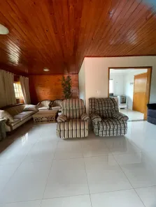 Fazenda / Sítio / Chácara com 3 Quartos à venda, 170m² no Chácara Santa Maria, Cambé