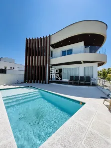 Casa de Condomínio com 4 Quartos à venda, 381m² no Tomazetti, Santa Maria