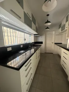 Sobrado com 3 Quartos para venda ou aluguel, 220m² no Vila Madalena, São Paulo
