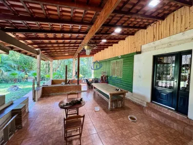 Fazenda / Sítio / Chácara com 3 Quartos à venda, 150m² no Chácaras Bartira, Embu das Artes