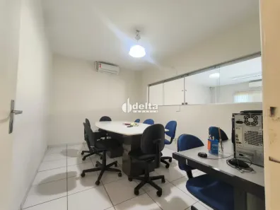 Loja / Salão / Ponto Comercial à venda, 136m² no Cidade Jardim, Uberlândia