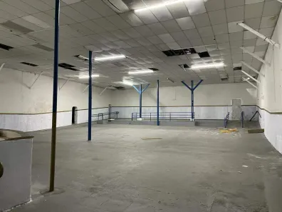 Galpão / Depósito / Armazém para alugar, 1000m² no Parque São Vicente, São Vicente
