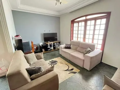 Casa com 3 Quartos para alugar, 215m² no Jardim São Luiz, Piracicaba