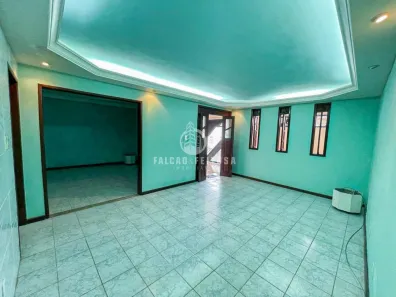 Casa com 4 Quartos à venda, 196m² no Cajazeiras VI, Salvador