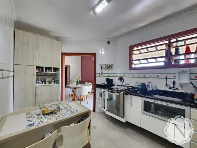 Prédio Inteiro com 6 Quartos à venda, 500m² no Guarda Civil, Itanhaém