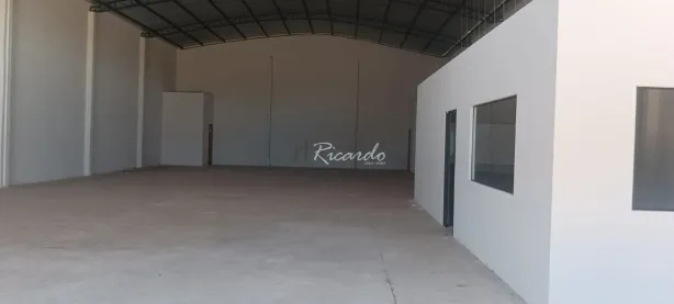 Galpão / Depósito / Armazém para alugar, 450m² no Centro, Arapongas