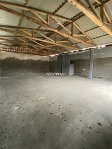 Galpão / Depósito / Armazém com 2 Quartos à venda, 305m² no Camobi, Santa Maria
