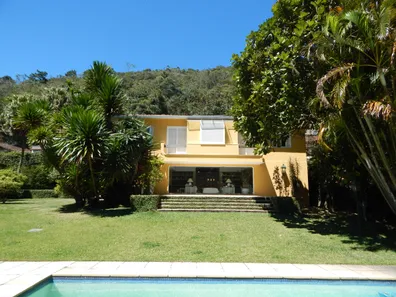 Casa Comercial com 5 Quartos para alugar, 467m² no Quitandinha, Petrópolis