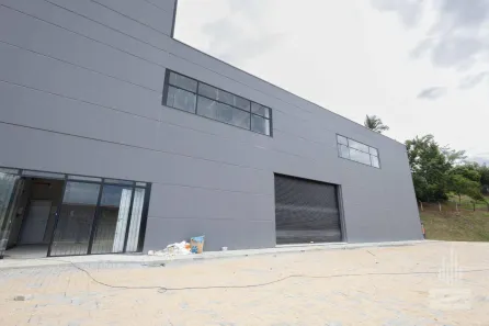 Conjunto Comercial / Sala para alugar, 230m² no Do Salto, Blumenau