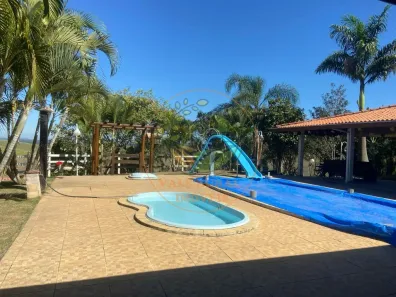 Fazenda / Sítio / Chácara com 2 Quartos à venda, 2200m² no Chácara Marambaia, Caçapava
