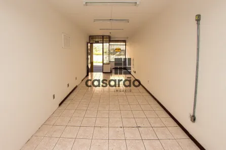 Loja / Salão / Ponto Comercial à venda, 56m² no Bonfim, Santa Maria