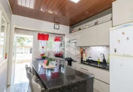 Casa com 3 Quartos à venda, 200m² no Niterói, Canoas