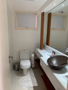 Casa de Condomínio com 3 Quartos para venda ou aluguel, 334m² no Vila Mike, São Roque