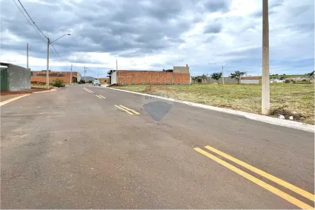 Terreno / Lote / Condomínio à venda, 200m² no , Cravinhos