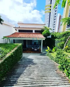Casa com 3 Quartos à venda, 220m² no Barro Vermelho, Natal