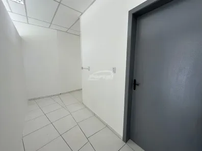 Conjunto Comercial / Sala para alugar, 75m² no Centro, Penha