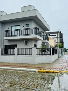 Sobrado com 3 Quartos à venda, 109m² no Centro, Balneário Piçarras