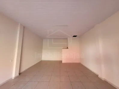 Loja / Salão / Ponto Comercial para alugar, 55m² no Chácara Braz Miraglia, Jaú