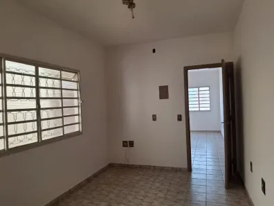 Casa com 3 Quartos para alugar, 180m² no Jardim São Luiz, Limeira