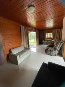 Fazenda / Sítio / Chácara com 3 Quartos à venda, 170m² no Chácara Santa Maria, Cambé