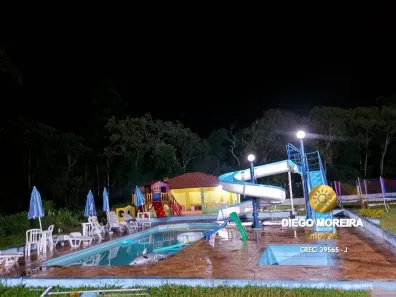 Fazenda / Sítio / Chácara com 4 Quartos à venda, 1000m² no , Nazaré Paulista
