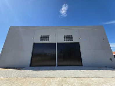Galpão / Depósito / Armazém para alugar, 207m² no Candelária, Natal