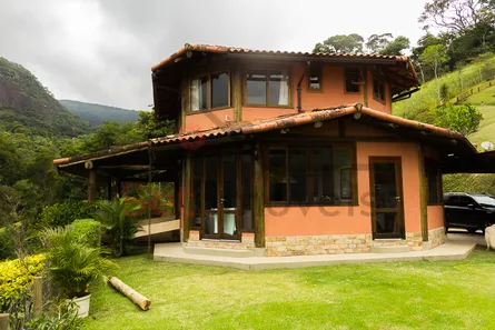 Casa com 3 Quartos à venda, 170m² no Samambaia, Petrópolis