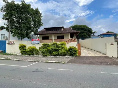 Casa com 5 Quartos para alugar, 406m² no Centro, Quatro Barras