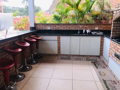 Fazenda / Sítio / Chácara com 4 Quartos à venda, 500m² no Zona Rural, Nazaré Paulista