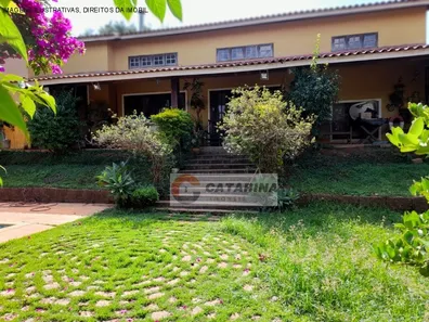 Fazenda / Sítio / Chácara com 3 Quartos à venda, 2000m² no , Mairinque