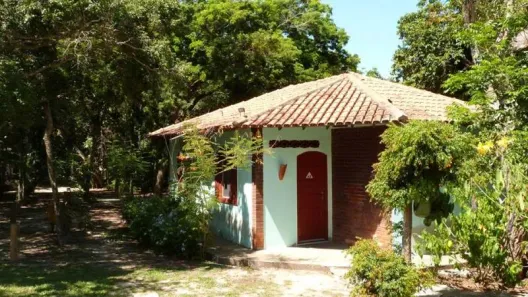 Hotel / Motel / Pousada com 30 Quartos à venda, 5000m² no Peró, Cabo Frio