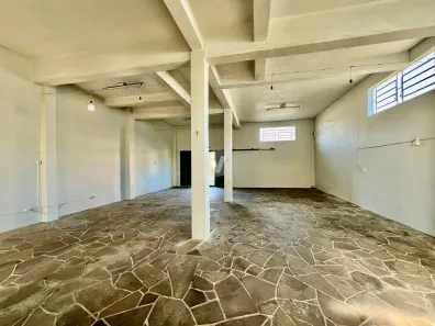 Loja / Salão / Ponto Comercial com 3 Quartos à venda, 270m² no São José, Santa Maria