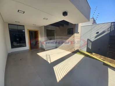 Casa com 3 Quartos para alugar, 105m² no Zona 28, Maringá