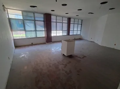Conjunto Comercial / Sala para alugar, 300m² no Jardim Vinte e Cinco de Agosto, Duque de Caxias