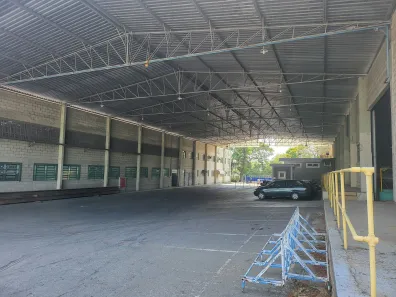 Galpão / Depósito / Armazém para alugar, 1000m² no Triângulo, Pindamonhangaba