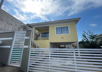 Casa de Condomínio com 3 Quartos para alugar, 94m² no Ogiva, Cabo Frio