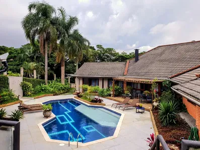 Casa de Condomínio com 5 Quartos para venda ou aluguel, 850m² no Nova Fazendinha, Carapicuíba