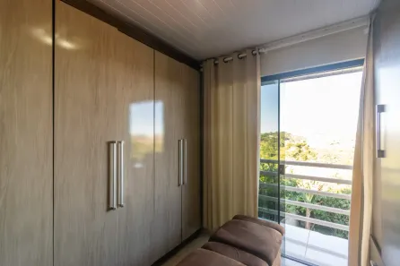 Sobrado com 3 Quartos à venda, 103m² no Itaqui, Campo Largo