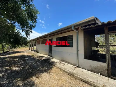 Fazenda / Sítio / Chácara com 3 Quartos à venda, 237m² no Chácara Marambaia, Caçapava