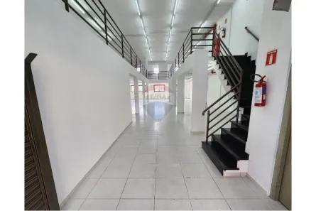 Prédio Inteiro para alugar, 1000m² no Jardim Quarto Centenário, Mauá