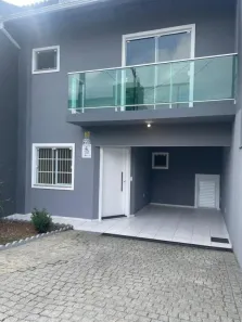 Sobrado com 3 Quartos à venda, 154m² no Costa e Silva, Joinville
