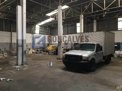 Galpão / Depósito / Armazém para alugar, 915m² no Piraporinha, Diadema